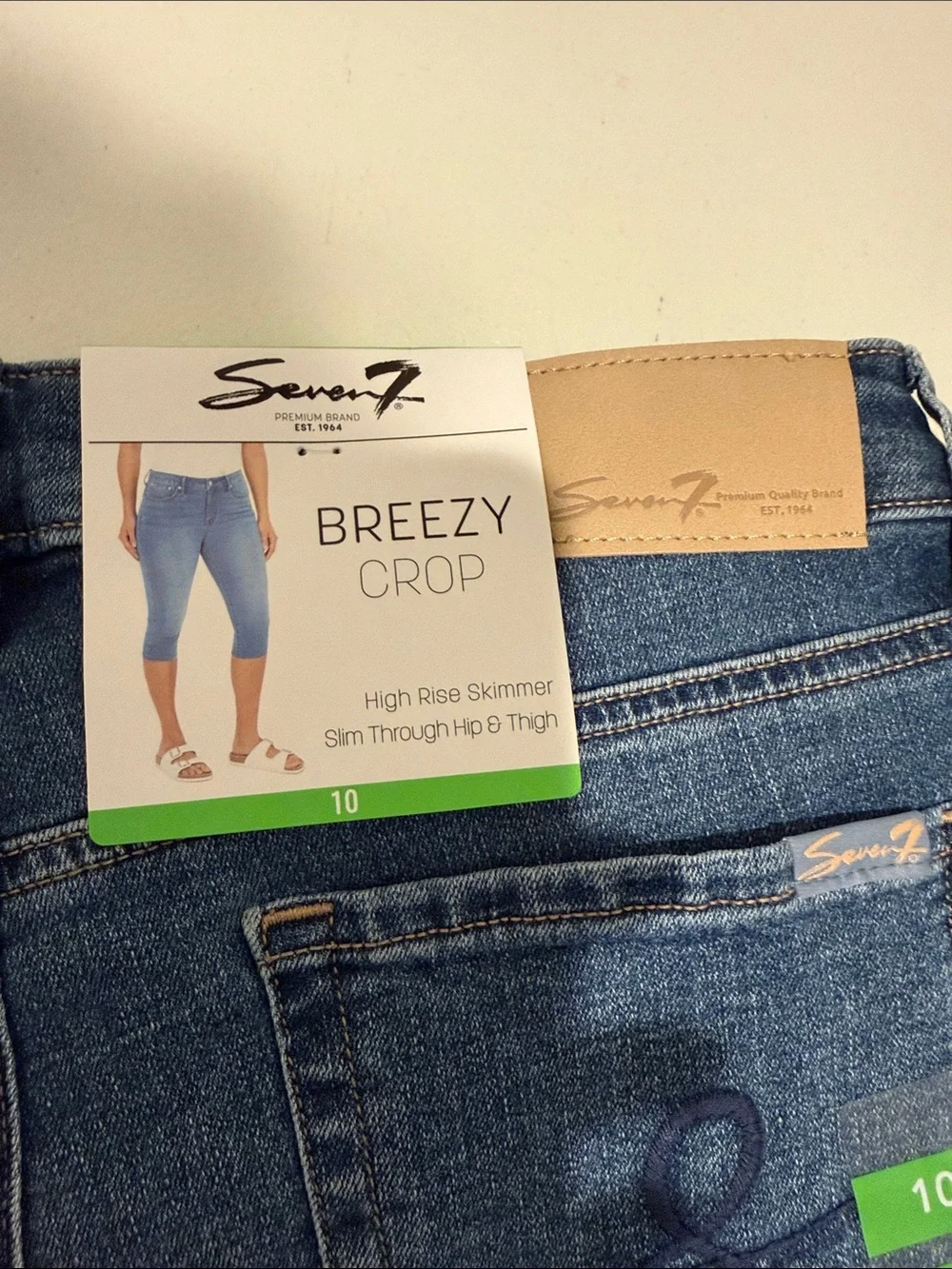 NWT Seven7 Breezy Crop High Rise Skimmer Summer Jean 10 Beachy Bermuda Slimming